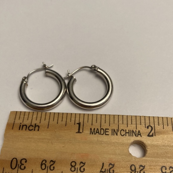 Small Simple Classic Silver Tone Hoop Earrings - Picture 7 of 13